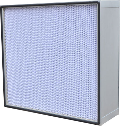 紙隔板高效過(guò)濾器圖片 紙隔板高效過(guò)濾器主要應(yīng)用于無(wú)塵室和潔凈空調(diào)送風(fēng)系統(tǒng)末端,有效的保障了無(wú)塵車間的潔凈度。